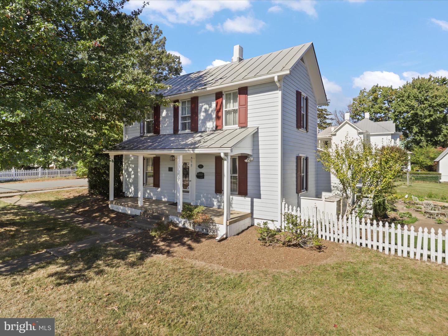 910 LOCUST ST, HERNDON, Virginia 20170, 3 Bedrooms Bedrooms, 8 Rooms Rooms,1 BathroomBathrooms,Residential,For sale,910 LOCUST ST,VAFX2275290 MLS # VAFX2275290