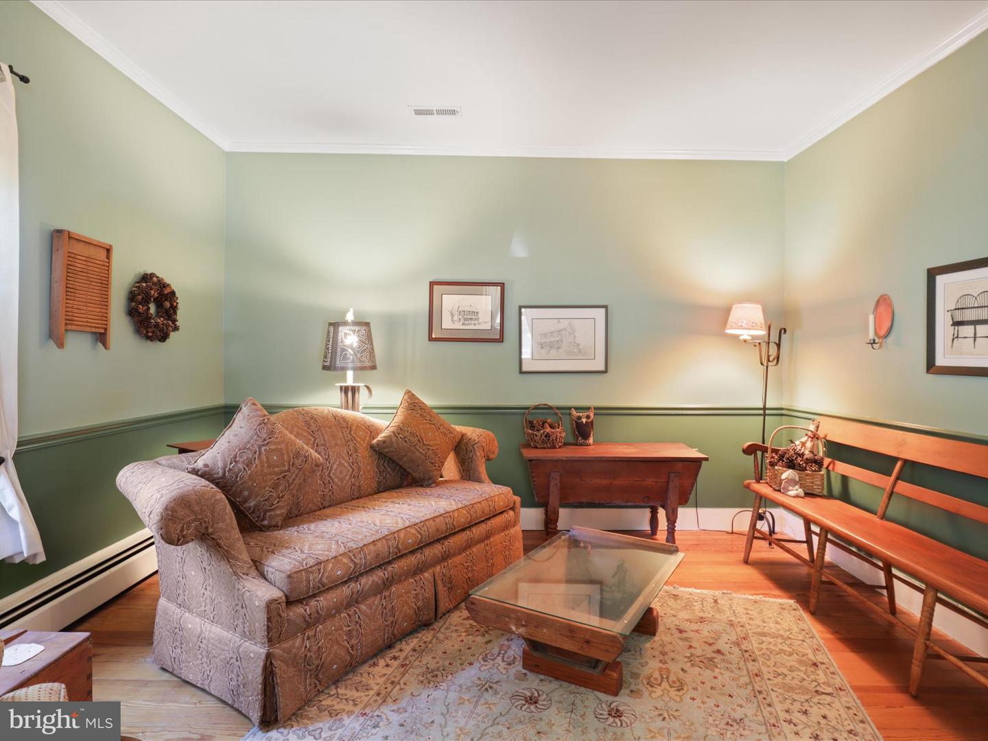 910 LOCUST ST, HERNDON, Virginia 20170, 3 Bedrooms Bedrooms, 8 Rooms Rooms,1 BathroomBathrooms,Residential,For sale,910 LOCUST ST,VAFX2275290 MLS # VAFX2275290