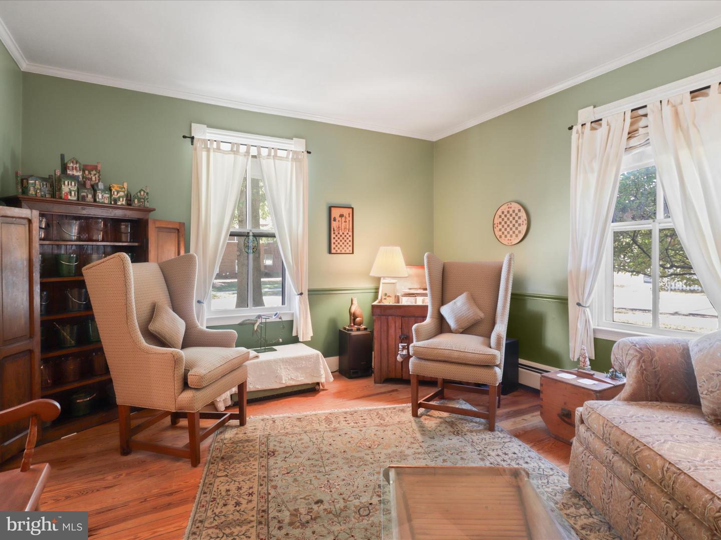 910 LOCUST ST, HERNDON, Virginia 20170, 3 Bedrooms Bedrooms, 8 Rooms Rooms,1 BathroomBathrooms,Residential,For sale,910 LOCUST ST,VAFX2275290 MLS # VAFX2275290