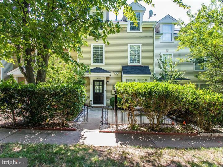 14325 JOHNNY MOORE CT, CENTREVILLE, Virginia 20120, 2 Bedrooms Bedrooms, ,2 BathroomsBathrooms,Residential,For sale,14325 JOHNNY MOORE CT,VAFX2259650 MLS # VAFX2259650