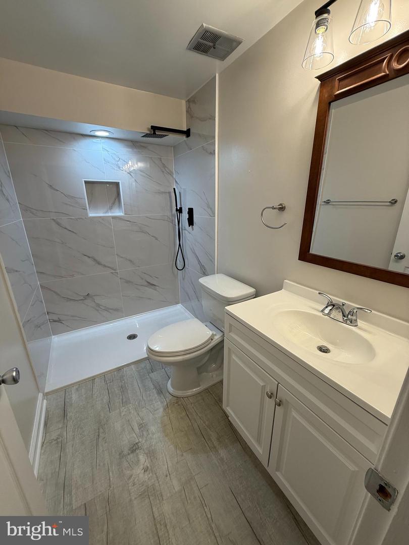 14325 JOHNNY MOORE CT, CENTREVILLE, Virginia 20120, 2 Bedrooms Bedrooms, ,2 BathroomsBathrooms,Residential,For sale,14325 JOHNNY MOORE CT,VAFX2259650 MLS # VAFX2259650