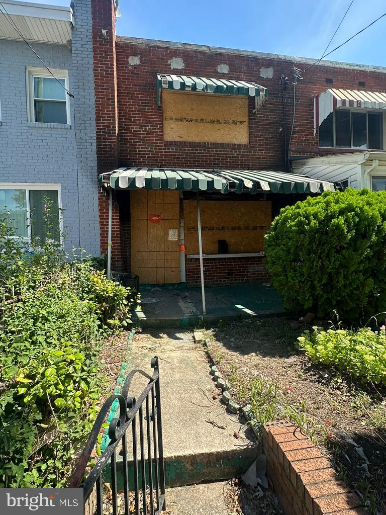 2241 16TH ST NE, WASHINGTON, District Of Columbia 20018, 1 Bedroom Bedrooms, 3 Rooms Rooms,2 BathroomsBathrooms,Residential,For sale,2241 16TH ST NE,DCDC2215452 MLS # DCDC2215452