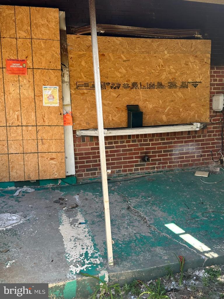 2241 16TH ST NE, WASHINGTON, District Of Columbia 20018, 1 Bedroom Bedrooms, 3 Rooms Rooms,2 BathroomsBathrooms,Residential,For sale,2241 16TH ST NE,DCDC2215452 MLS # DCDC2215452