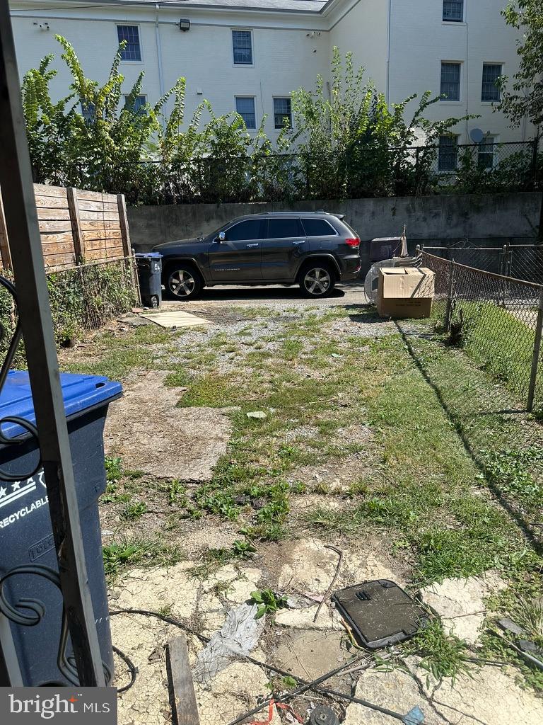 2241 16TH ST NE, WASHINGTON, District Of Columbia 20018, 1 Bedroom Bedrooms, 3 Rooms Rooms,2 BathroomsBathrooms,Residential,For sale,2241 16TH ST NE,DCDC2215452 MLS # DCDC2215452