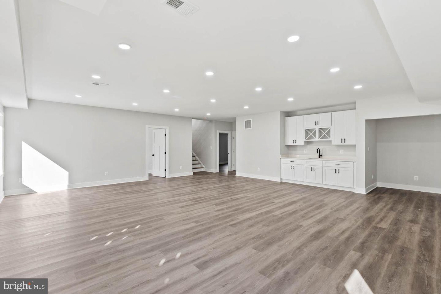 6449 ORLAND ST, FALLS CHURCH, Virginia 22043, 6 Bedrooms Bedrooms, ,6 BathroomsBathrooms,Residential,For sale,6449 ORLAND ST,VAFX2264294 MLS # VAFX2264294