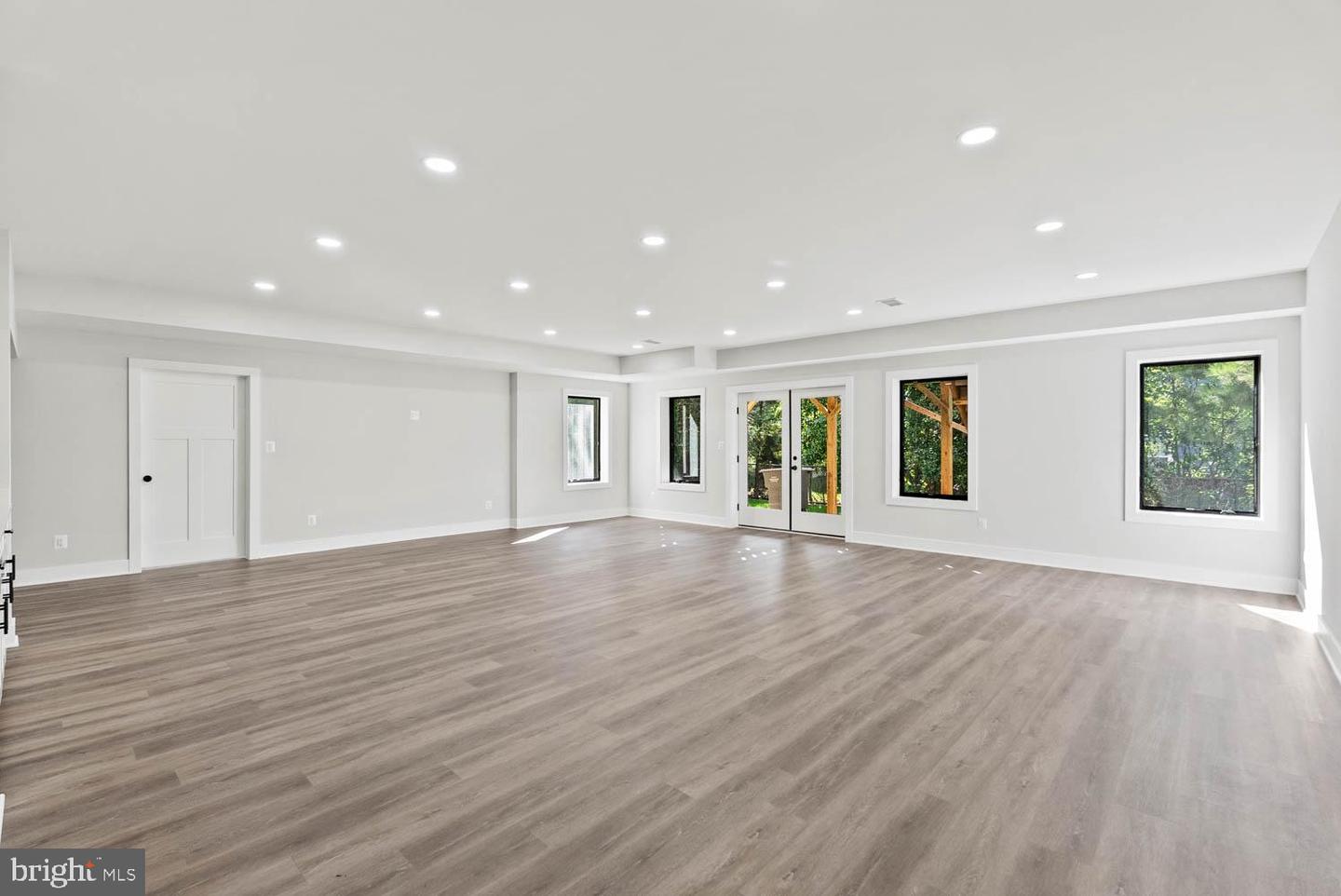 6449 ORLAND ST, FALLS CHURCH, Virginia 22043, 6 Bedrooms Bedrooms, ,6 BathroomsBathrooms,Residential,For sale,6449 ORLAND ST,VAFX2264294 MLS # VAFX2264294