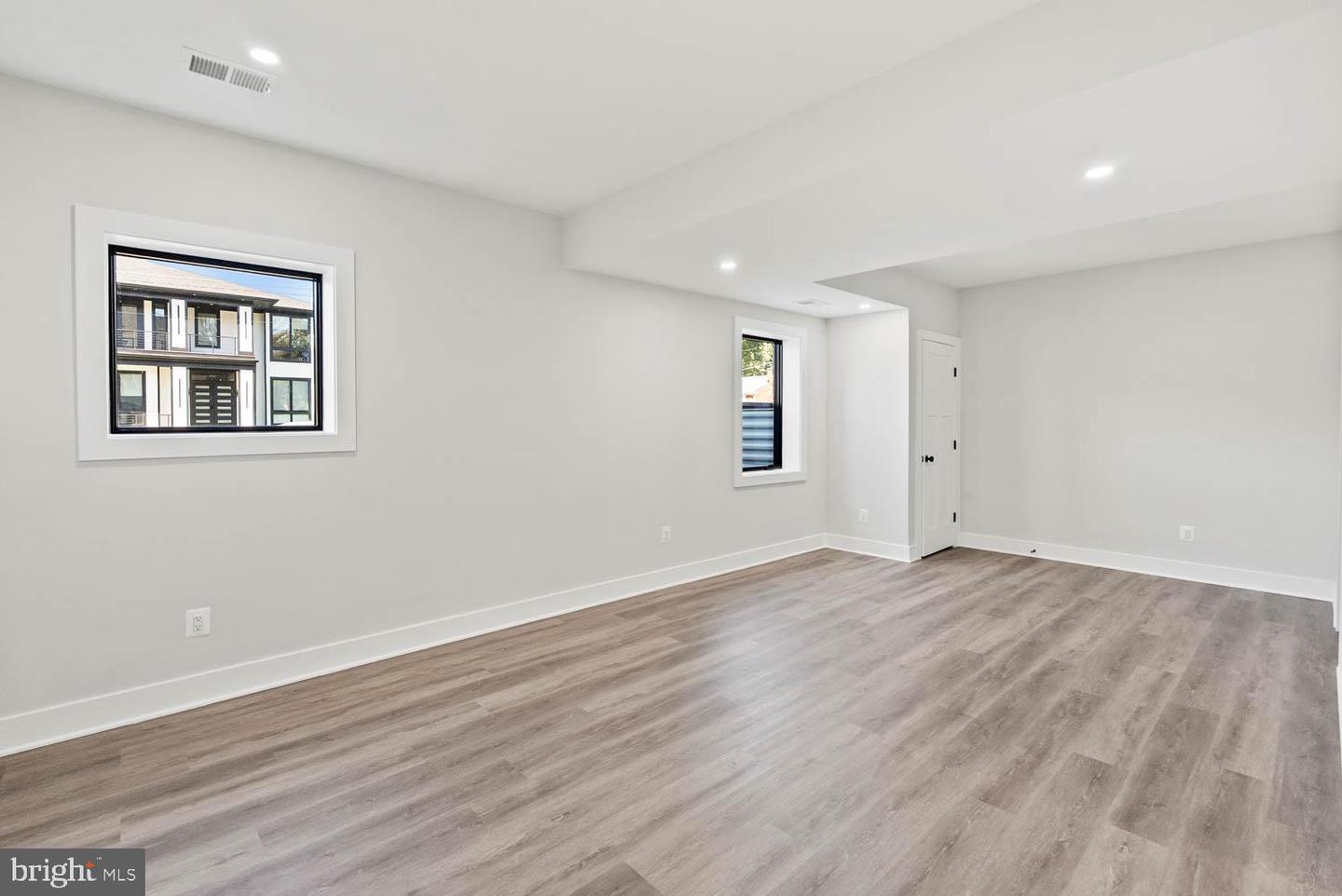 6449 ORLAND ST, FALLS CHURCH, Virginia 22043, 6 Bedrooms Bedrooms, ,6 BathroomsBathrooms,Residential,For sale,6449 ORLAND ST,VAFX2264294 MLS # VAFX2264294