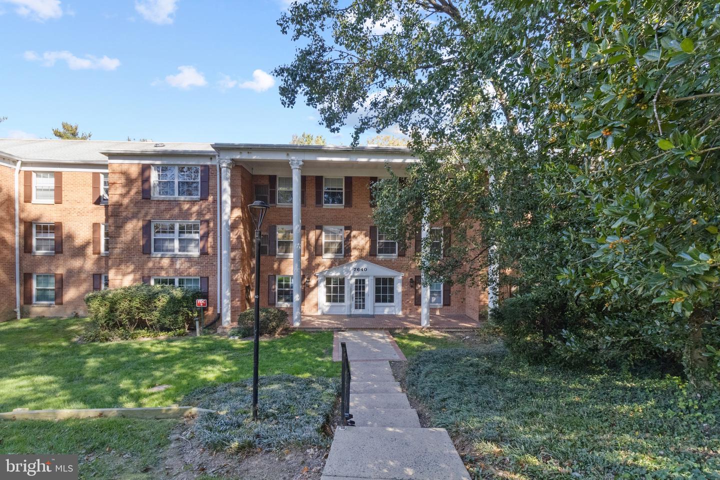 7640 PROVINCIAL DR #214, MCLEAN, Virginia 22102, 1 Bedroom Bedrooms, ,1 BathroomBathrooms,Residential,For sale,7640 PROVINCIAL DR #214,VAFX2266356 MLS # VAFX2266356