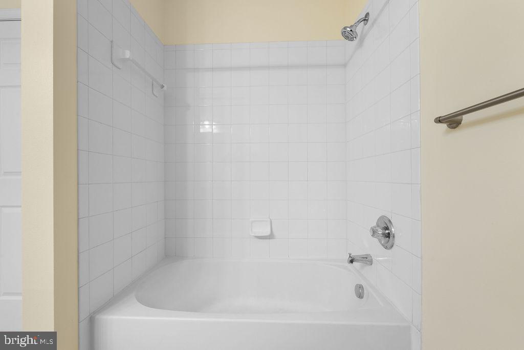12957 CENTRE PARK CIR #110, HERNDON, Virginia 20171, 2 Bedrooms Bedrooms, ,2 BathroomsBathrooms,Residential,For sale,12957 CENTRE PARK CIR #110,VAFX2274660 MLS # VAFX2274660