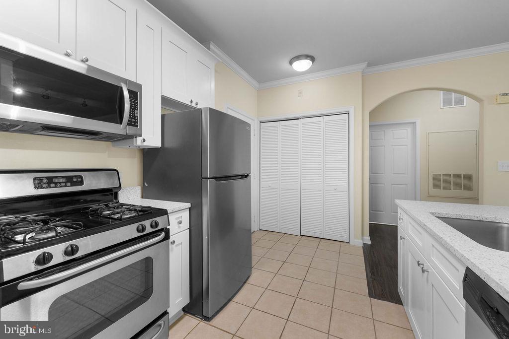 12957 CENTRE PARK CIR #110, HERNDON, Virginia 20171, 2 Bedrooms Bedrooms, ,2 BathroomsBathrooms,Residential,For sale,12957 CENTRE PARK CIR #110,VAFX2274660 MLS # VAFX2274660