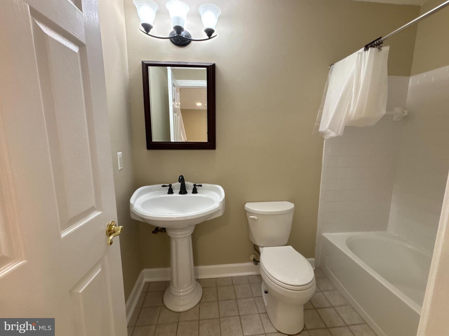15656 AVOCET LOOP, WOODBRIDGE, Virginia 22191, 3 Bedrooms Bedrooms, 11 Rooms Rooms,3 BathroomsBathrooms,Residential,For sale,15656 AVOCET LOOP,VAPW2106372 MLS # VAPW2106372