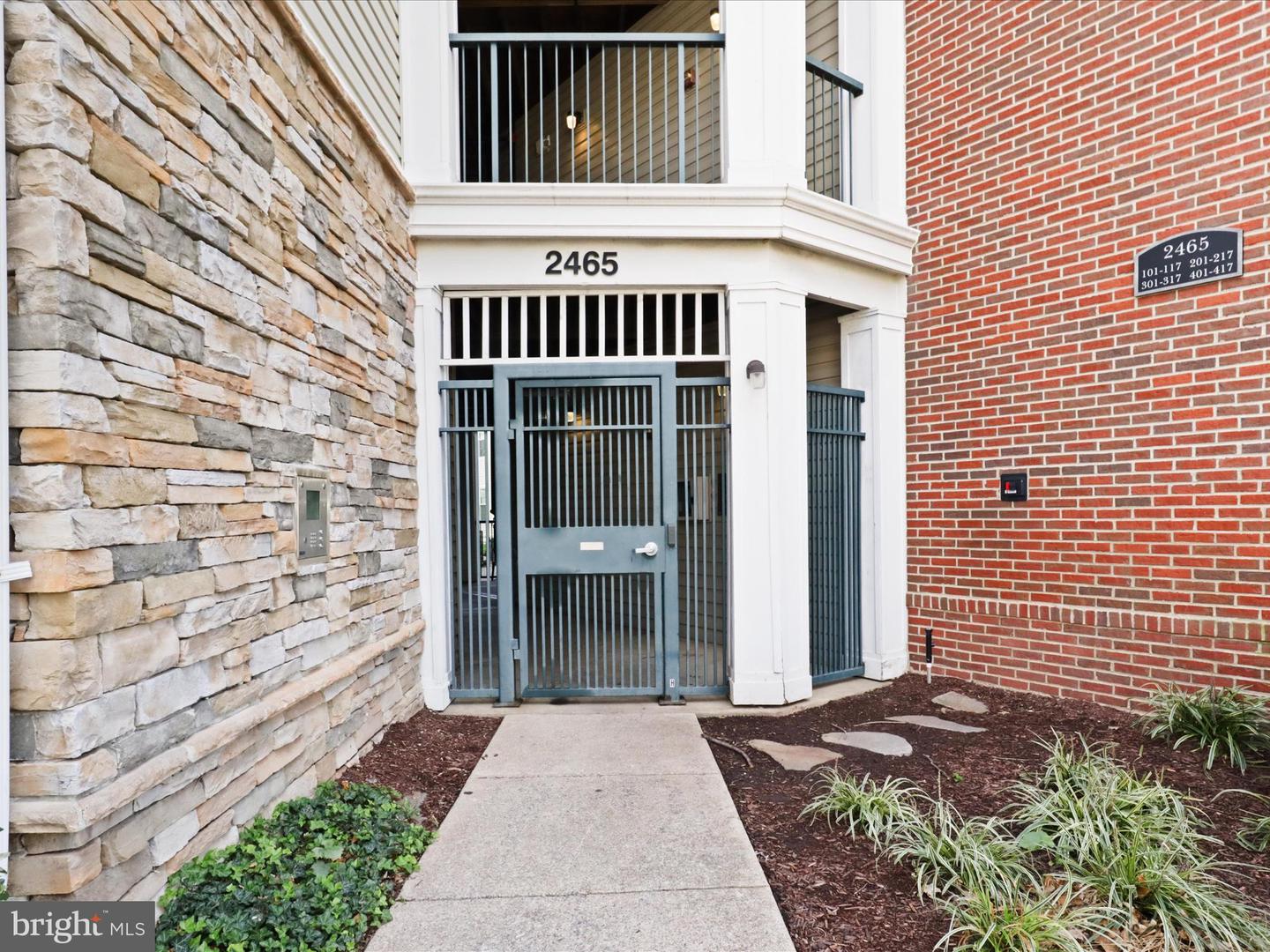 2465 ARMY NAVY DR #1-203, ARLINGTON, Virginia 22206, 1 Bedroom Bedrooms, ,1 BathroomBathrooms,Residential,For sale,2465 ARMY NAVY DR #1-203,VAAR2065180 MLS # VAAR2065180