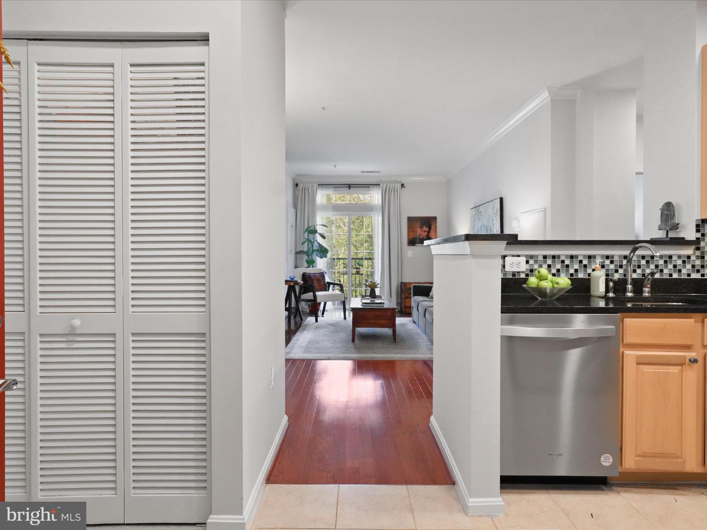 2465 ARMY NAVY DR #1-203, ARLINGTON, Virginia 22206, 1 Bedroom Bedrooms, ,1 BathroomBathrooms,Residential,For sale,2465 ARMY NAVY DR #1-203,VAAR2065180 MLS # VAAR2065180