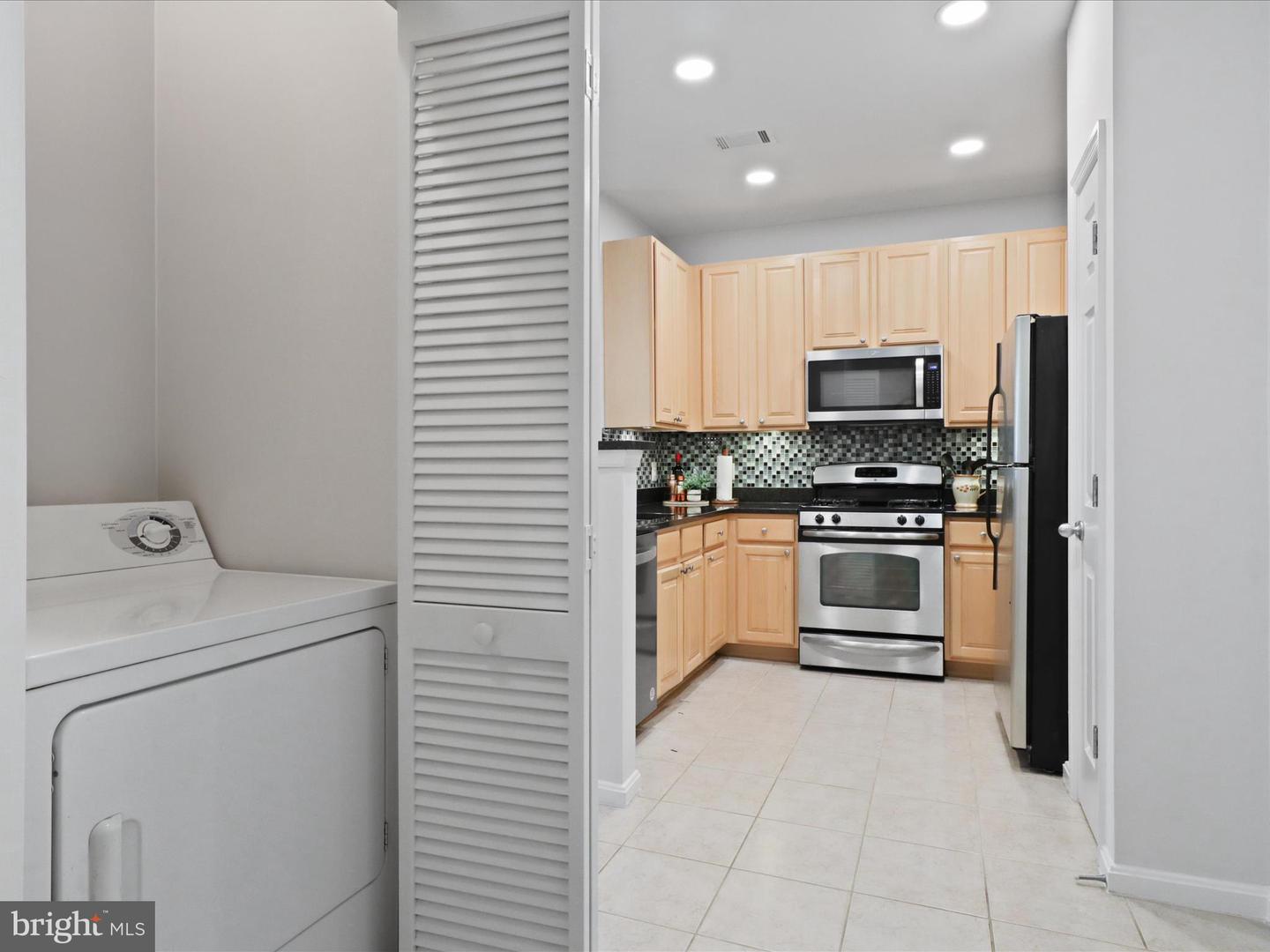 2465 ARMY NAVY DR #1-203, ARLINGTON, Virginia 22206, 1 Bedroom Bedrooms, ,1 BathroomBathrooms,Residential,For sale,2465 ARMY NAVY DR #1-203,VAAR2065180 MLS # VAAR2065180