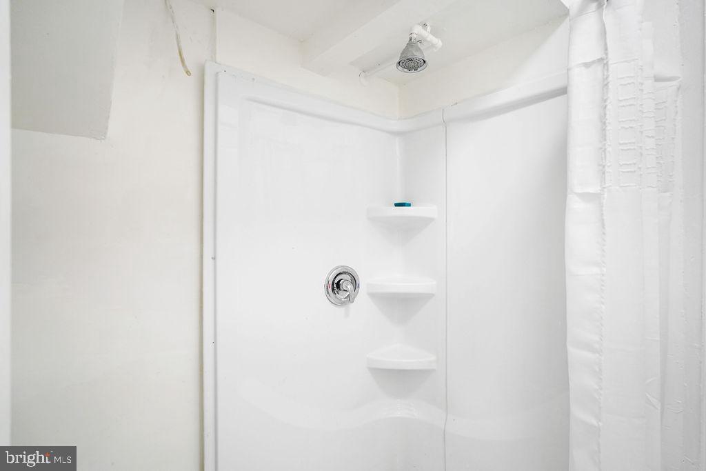 1729 L ST NE, WASHINGTON, District Of Columbia 20002, 2 Bedrooms Bedrooms, ,2 BathroomsBathrooms,Residential,For sale,1729 L ST NE,DCDC2228056 MLS # DCDC2228056
