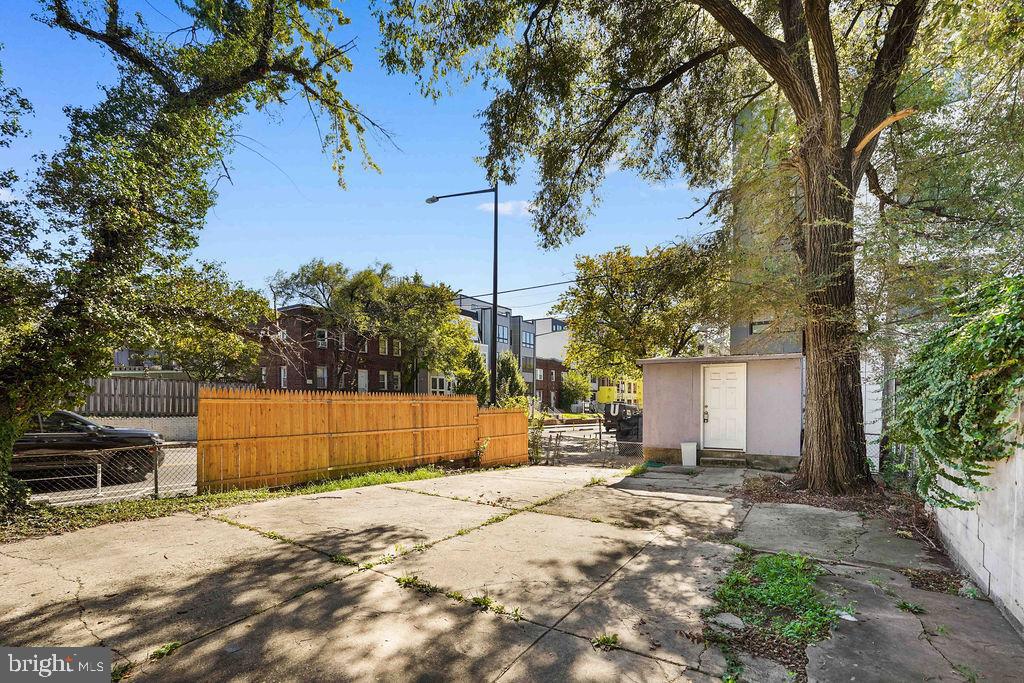 1729 L ST NE, WASHINGTON, District Of Columbia 20002, 2 Bedrooms Bedrooms, ,2 BathroomsBathrooms,Residential,For sale,1729 L ST NE,DCDC2228056 MLS # DCDC2228056