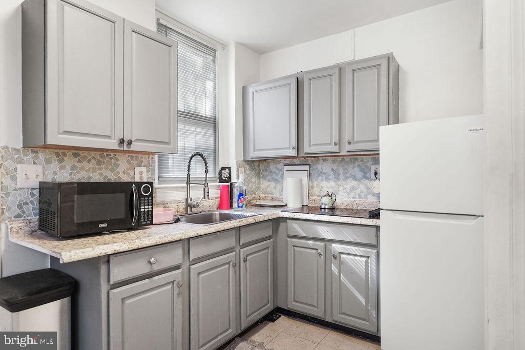 1729 L ST NE, WASHINGTON, District Of Columbia 20002, 2 Bedrooms Bedrooms, ,2 BathroomsBathrooms,Residential,For sale,1729 L ST NE,DCDC2228056 MLS # DCDC2228056