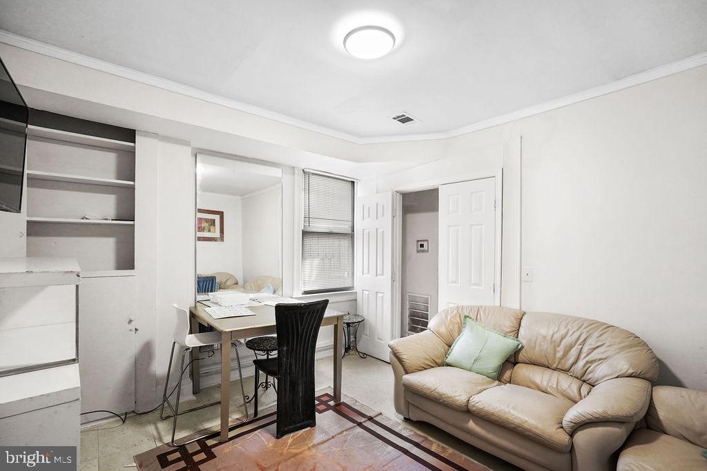 1729 L ST NE, WASHINGTON, District Of Columbia 20002, 2 Bedrooms Bedrooms, ,2 BathroomsBathrooms,Residential,For sale,1729 L ST NE,DCDC2228056 MLS # DCDC2228056