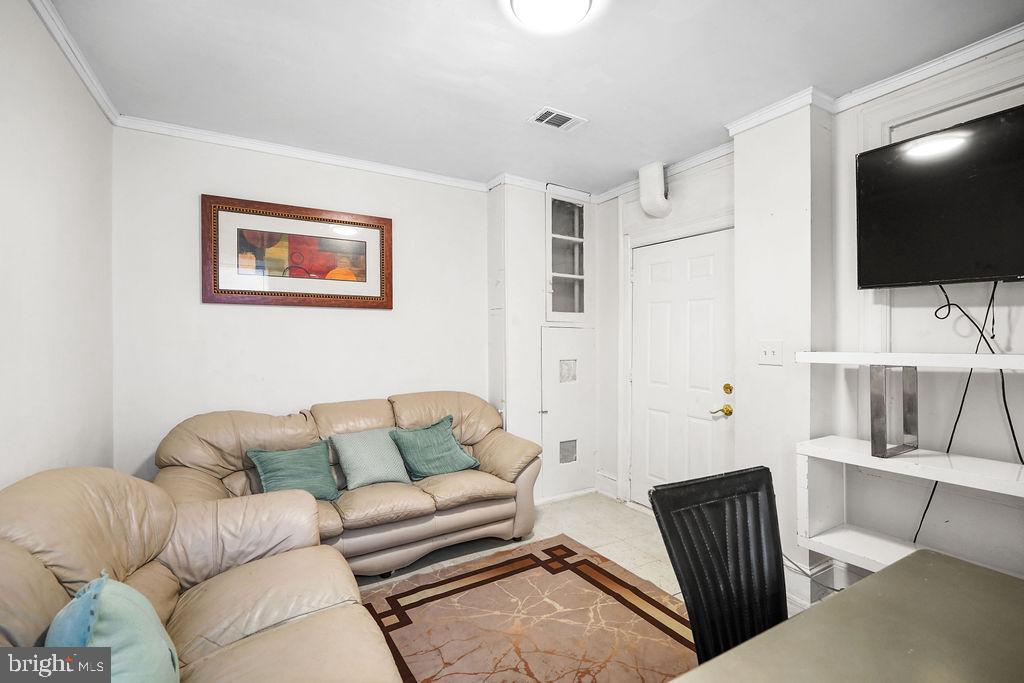 1729 L ST NE, WASHINGTON, District Of Columbia 20002, 2 Bedrooms Bedrooms, ,2 BathroomsBathrooms,Residential,For sale,1729 L ST NE,DCDC2228056 MLS # DCDC2228056