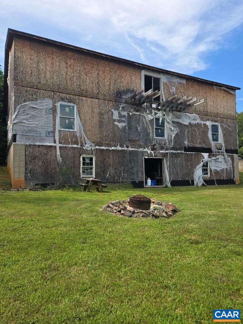 2018 PARKER MOUNTAIN RD, STANARDSVILLE, Virginia 22973, 3 Bedrooms Bedrooms, ,2 BathroomsBathrooms,Residential,For sale,2018 PARKER MOUNTAIN RD,670229 MLS # 670229