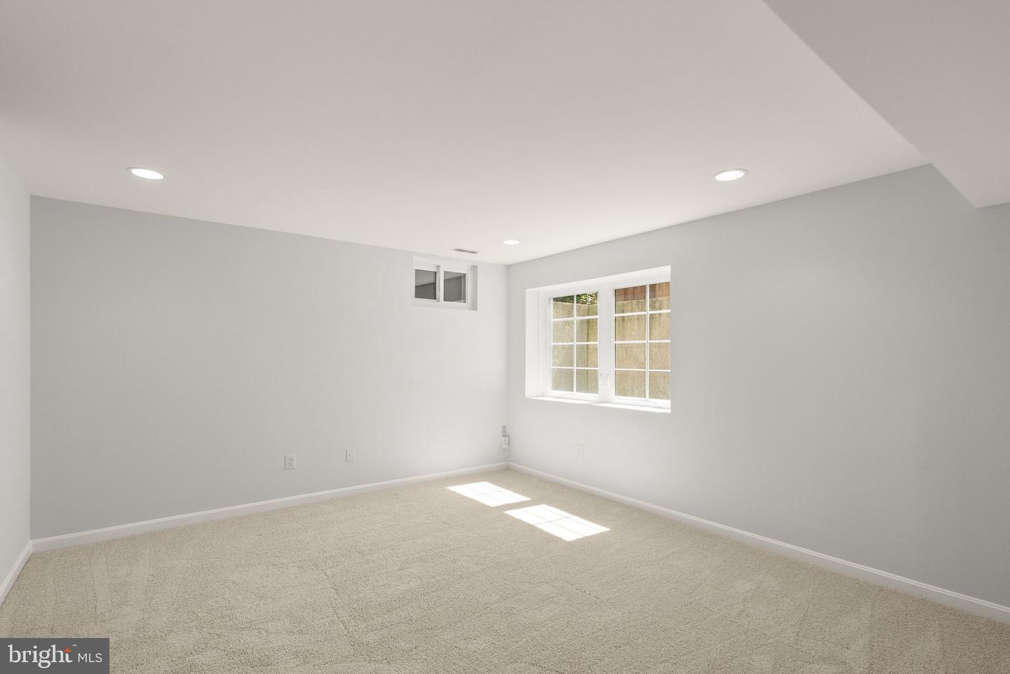716 DUNCAN PL SE, LEESBURG, Virginia 20175, 5 Bedrooms Bedrooms, ,3 BathroomsBathrooms,Residential,For sale,716 DUNCAN PL SE,VALO2102836 MLS # VALO2102836