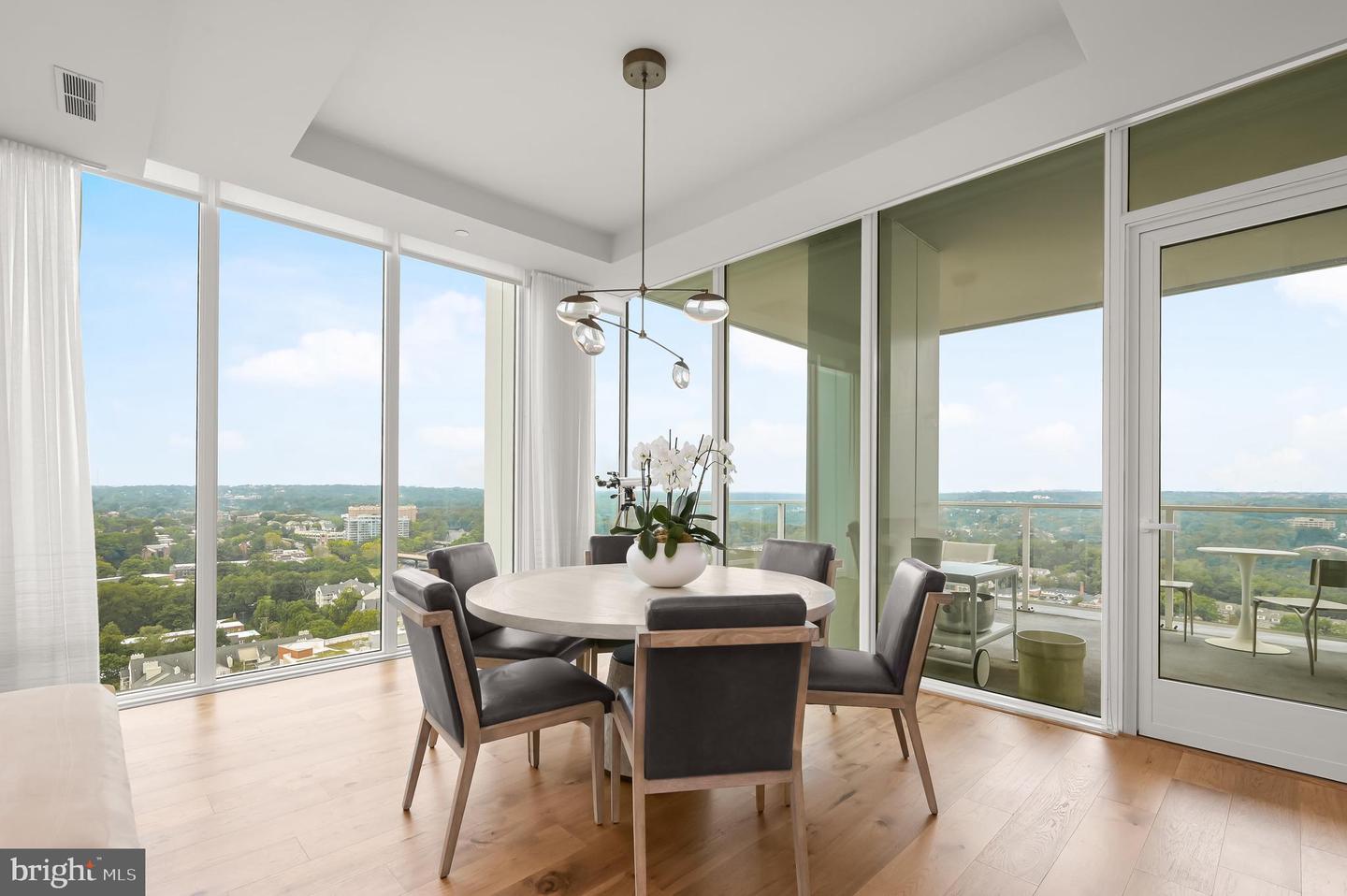 1781 N PIERCE ST #2401, ARLINGTON, Virginia 22209, 3 Bedrooms Bedrooms, ,2 BathroomsBathrooms,Residential,For sale,1781 N PIERCE ST #2401,VAAR2064380 MLS # VAAR2064380