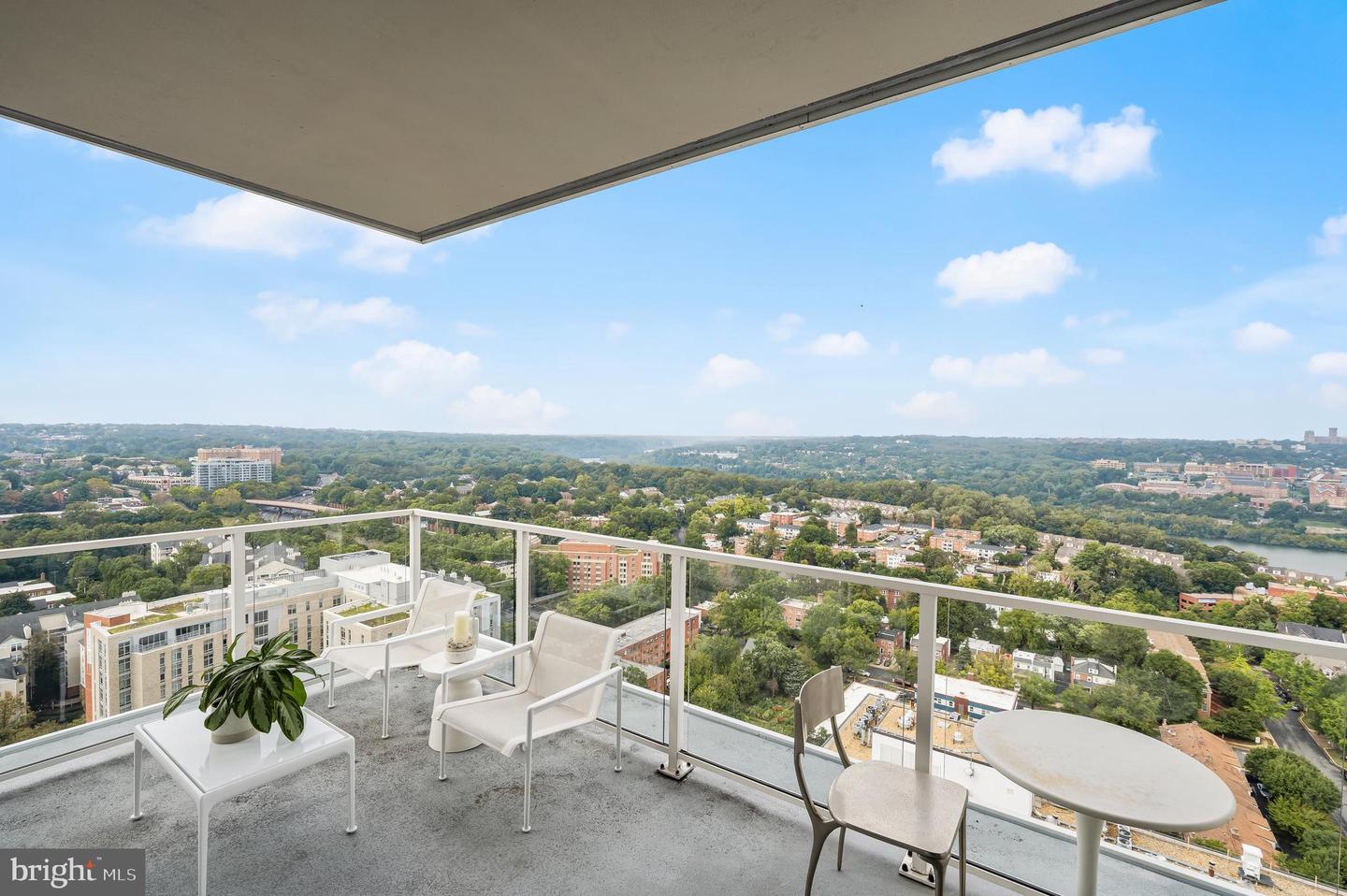 1781 N PIERCE ST #2401, ARLINGTON, Virginia 22209, 3 Bedrooms Bedrooms, ,2 BathroomsBathrooms,Residential,For sale,1781 N PIERCE ST #2401,VAAR2064380 MLS # VAAR2064380