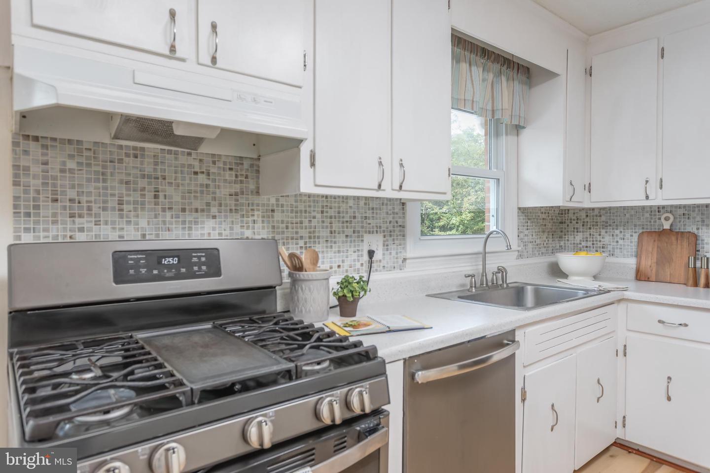 113 WILLIAMSON RD, WINCHESTER, Virginia 22602, 3 Bedrooms Bedrooms, ,2 BathroomsBathrooms,Residential,For sale,113 WILLIAMSON RD,VAFV2037522 MLS # VAFV2037522