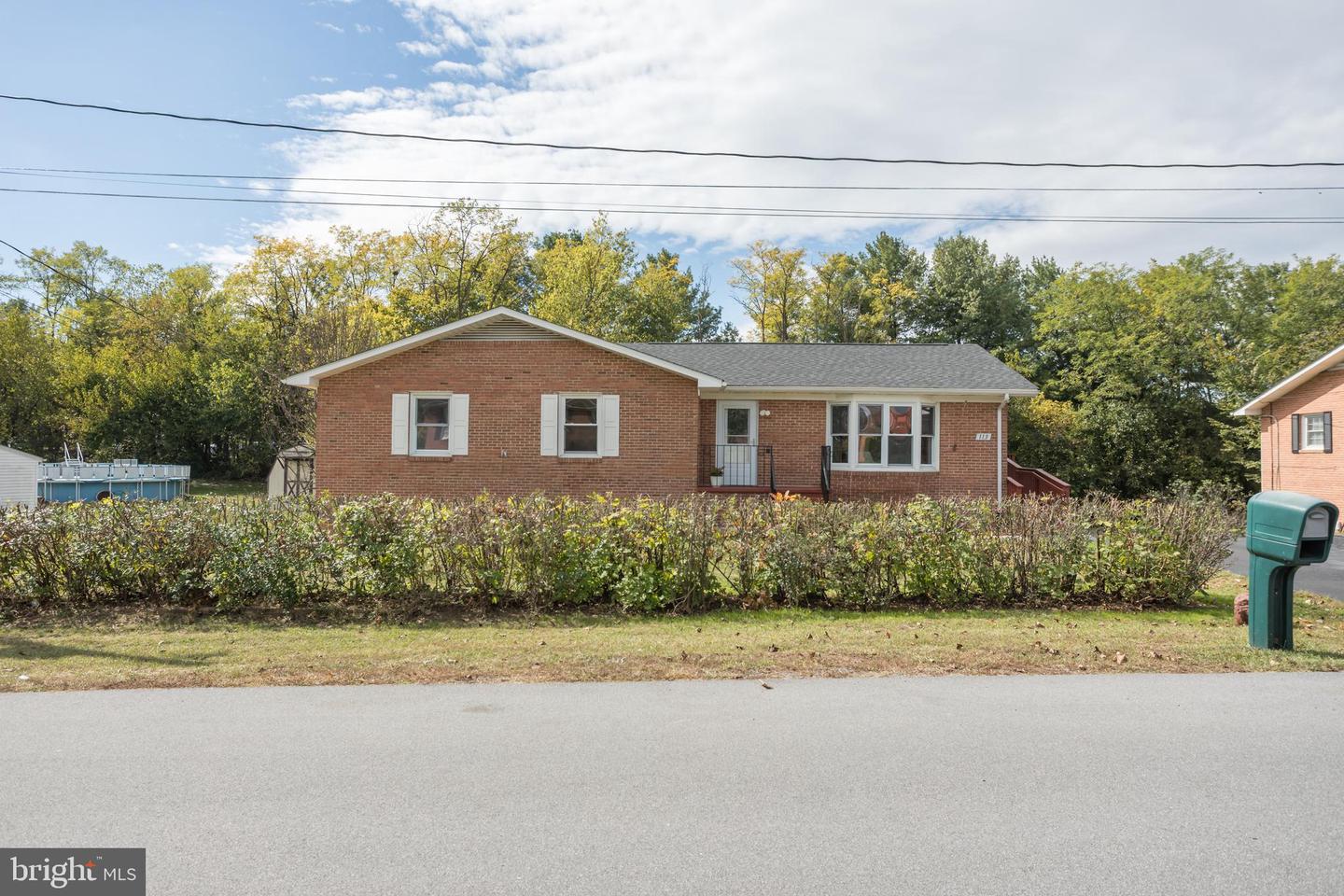 113 WILLIAMSON RD, WINCHESTER, Virginia 22602, 3 Bedrooms Bedrooms, ,2 BathroomsBathrooms,Residential,For sale,113 WILLIAMSON RD,VAFV2037522 MLS # VAFV2037522
