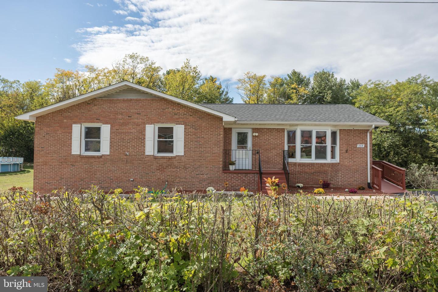 113 WILLIAMSON RD, WINCHESTER, Virginia 22602, 3 Bedrooms Bedrooms, ,2 BathroomsBathrooms,Residential,For sale,113 WILLIAMSON RD,VAFV2037522 MLS # VAFV2037522