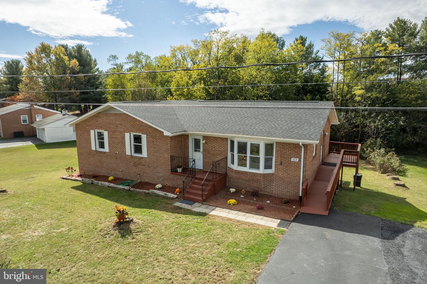 113 WILLIAMSON RD, WINCHESTER, Virginia 22602, 3 Bedrooms Bedrooms, ,2 BathroomsBathrooms,Residential,For sale,113 WILLIAMSON RD,VAFV2037522 MLS # VAFV2037522