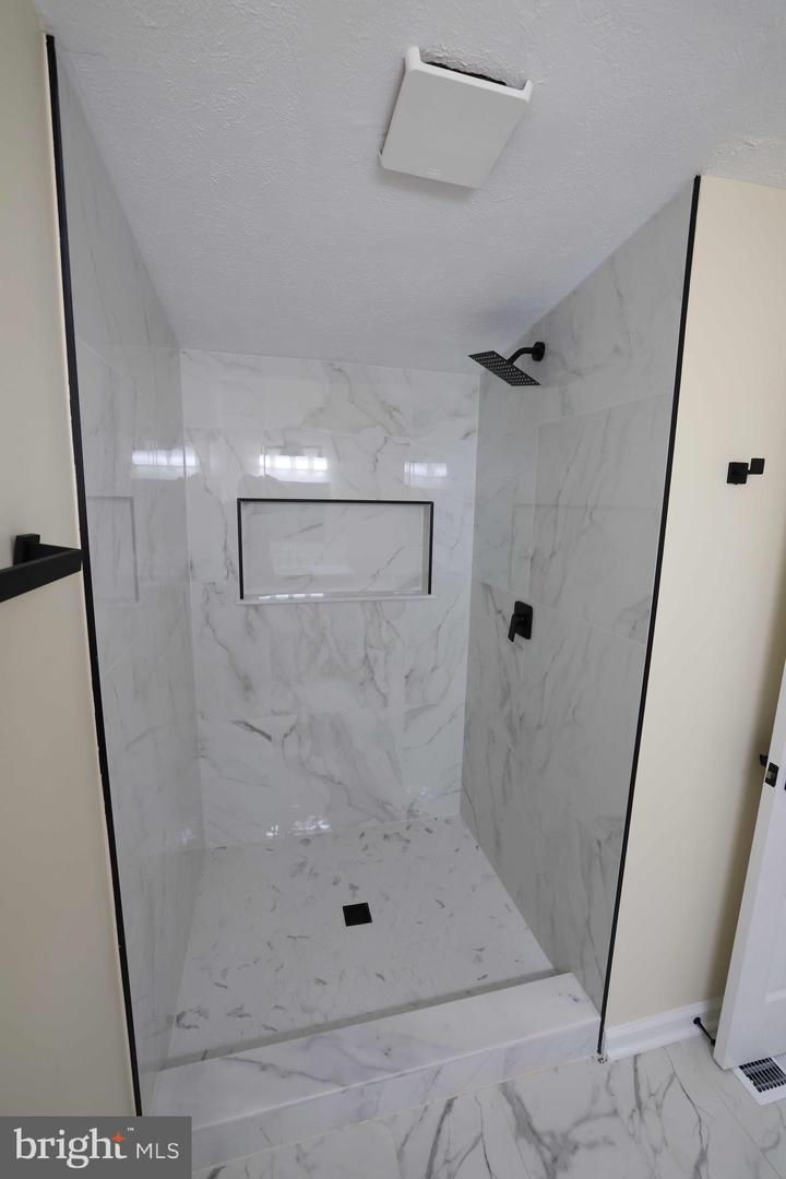 21051 SEIGEN LN, LIGNUM, Virginia 22726, 3 Bedrooms Bedrooms, ,2 BathroomsBathrooms,Residential,For sale,21051 SEIGEN LN,VACU2011852 MLS # VACU2011852