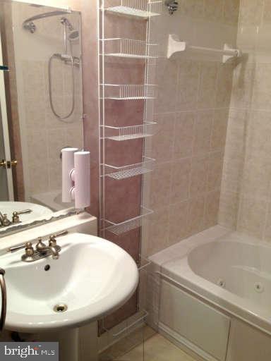 3505 DEVON DR, FALLS CHURCH, Virginia 22042, 3 Bedrooms Bedrooms, 5 Rooms Rooms,2 BathroomsBathrooms,Residential,For sale,3505 DEVON DR,VAFX2275440 MLS # VAFX2275440