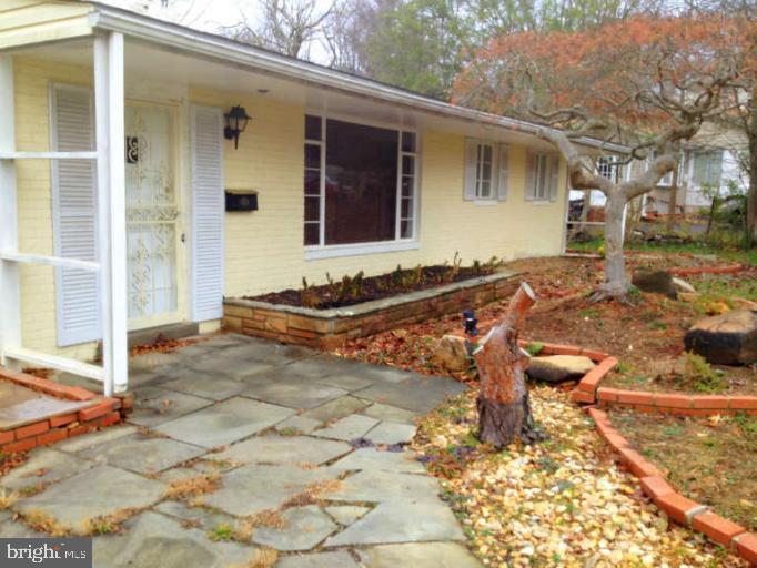 3505 DEVON DR, FALLS CHURCH, Virginia 22042, 3 Bedrooms Bedrooms, 5 Rooms Rooms,2 BathroomsBathrooms,Residential,For sale,3505 DEVON DR,VAFX2275440 MLS # VAFX2275440