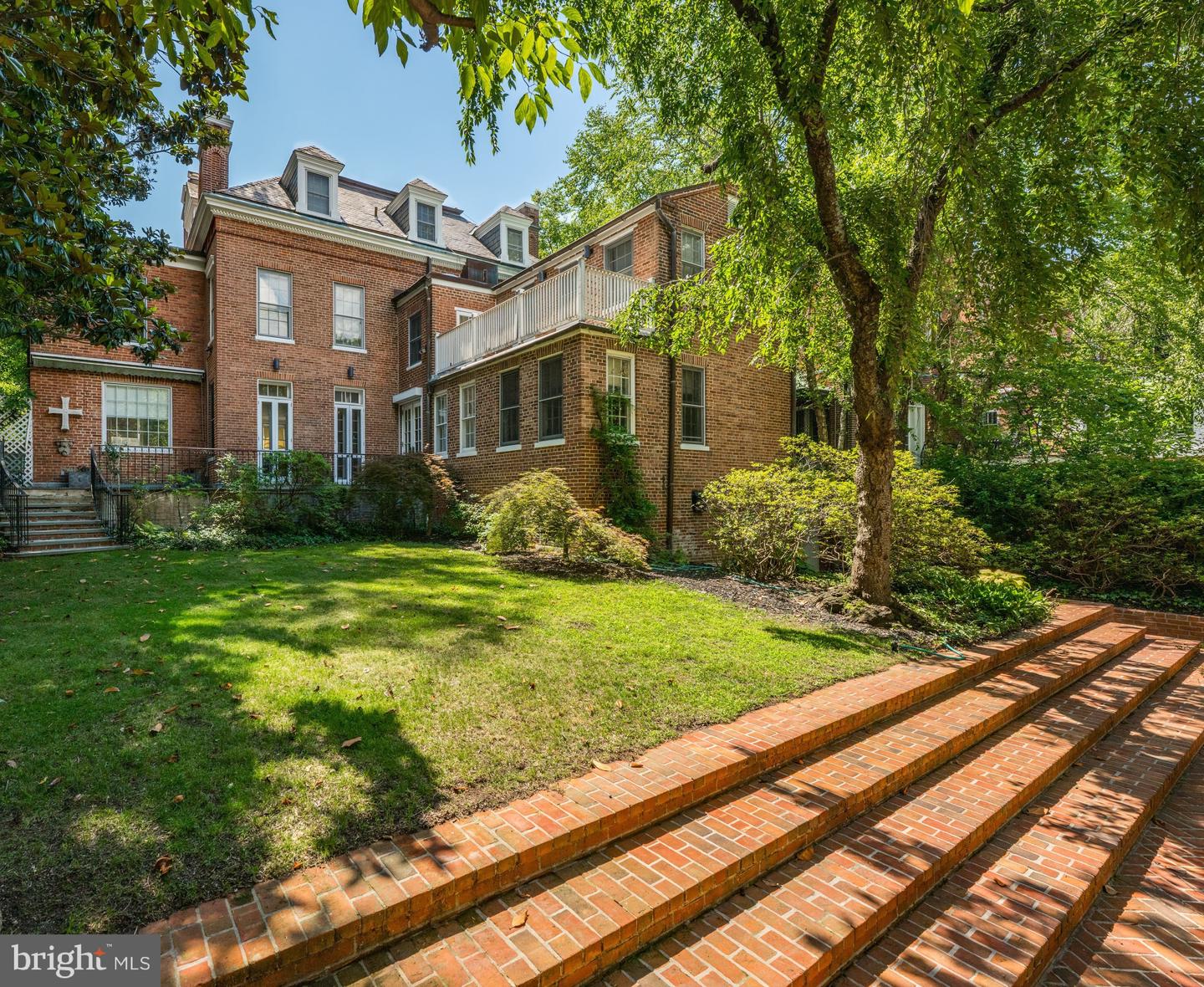 1669 31ST ST NW, WASHINGTON, District Of Columbia 20007, 7 Bedrooms Bedrooms, ,7 BathroomsBathrooms,Residential,For sale,1669 31ST ST NW,DCDC2218054 MLS # DCDC2218054