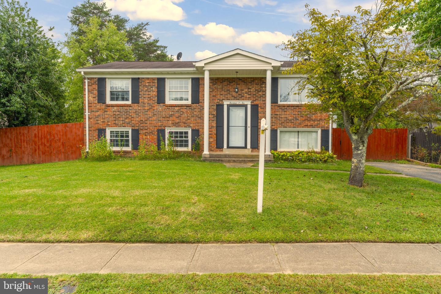 14010 MAPLEDALE AVE, WOODBRIDGE, Virginia 22193, 4 Bedrooms Bedrooms, ,2 BathroomsBathrooms,Residential,For sale,14010 MAPLEDALE AVE,VAPW2103928 MLS # VAPW2103928