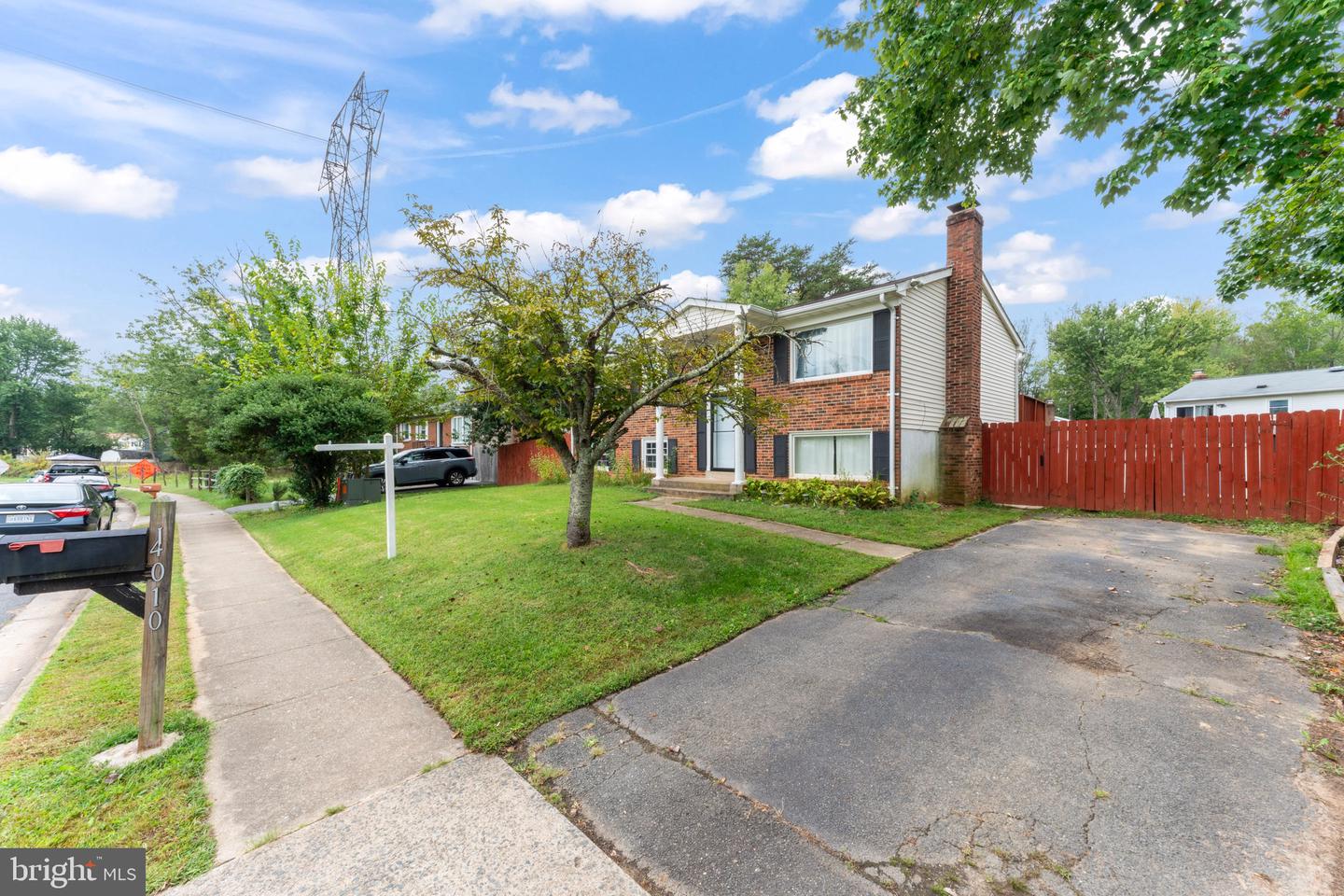 14010 MAPLEDALE AVE, WOODBRIDGE, Virginia 22193, 4 Bedrooms Bedrooms, ,2 BathroomsBathrooms,Residential,For sale,14010 MAPLEDALE AVE,VAPW2103928 MLS # VAPW2103928