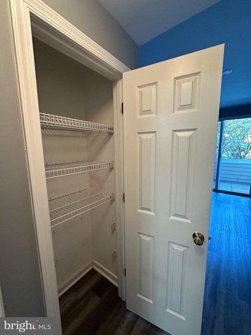 1645 INTERNATIONAL DR #125, MCLEAN, Virginia 22102, 1 Bedroom Bedrooms, ,1 BathroomBathrooms,Residential,For sale,1645 INTERNATIONAL DR #125,VAFX2272886 MLS # VAFX2272886