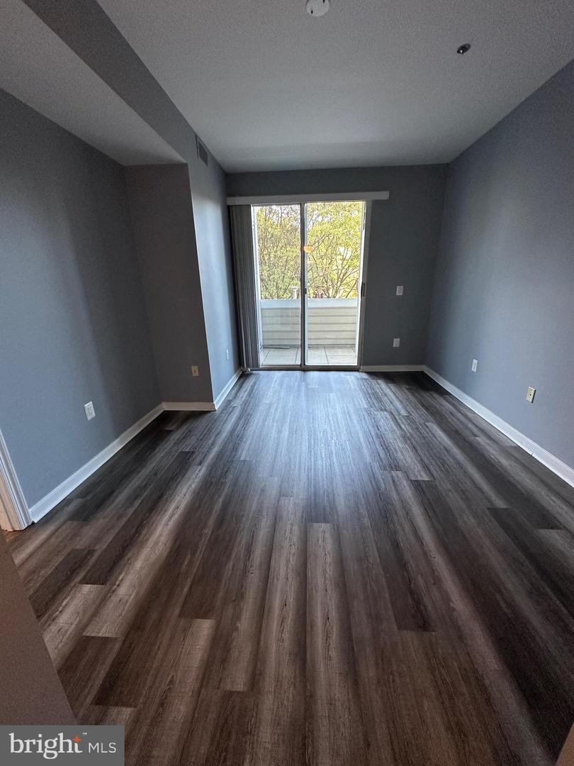 1645 INTERNATIONAL DR #125, MCLEAN, Virginia 22102, 1 Bedroom Bedrooms, ,1 BathroomBathrooms,Residential,For sale,1645 INTERNATIONAL DR #125,VAFX2272886 MLS # VAFX2272886