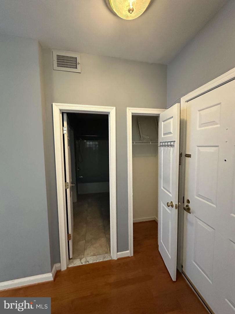 1645 INTERNATIONAL DR #125, MCLEAN, Virginia 22102, 1 Bedroom Bedrooms, ,1 BathroomBathrooms,Residential,For sale,1645 INTERNATIONAL DR #125,VAFX2272886 MLS # VAFX2272886