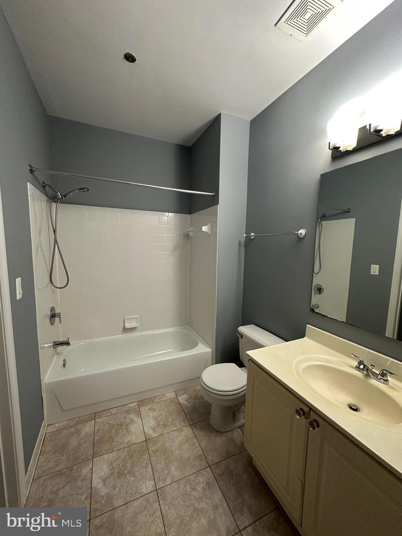 1645 INTERNATIONAL DR #125, MCLEAN, Virginia 22102, 1 Bedroom Bedrooms, ,1 BathroomBathrooms,Residential,For sale,1645 INTERNATIONAL DR #125,VAFX2272886 MLS # VAFX2272886