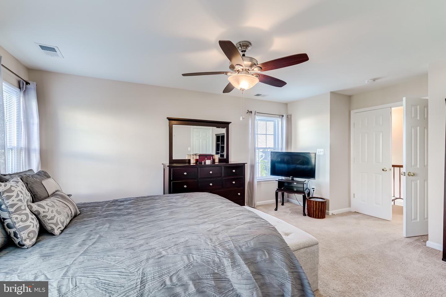 18483 WIDE MEADOW SQ, LEESBURG, Virginia 20176, 3 Bedrooms Bedrooms, ,3 BathroomsBathrooms,Residential,For sale,18483 WIDE MEADOW SQ,VALO2108914 MLS # VALO2108914