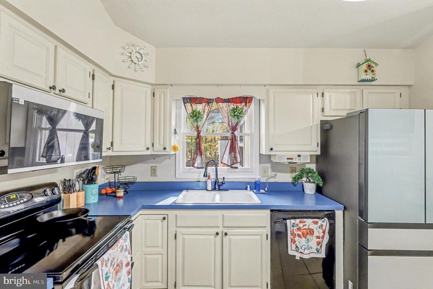 12411 WARREN LN, SPOTSYLVANIA, Virginia 22551, 4 Bedrooms Bedrooms, ,3 BathroomsBathrooms,Residential,For sale,12411 WARREN LN,VASP2036952 MLS # VASP2036952