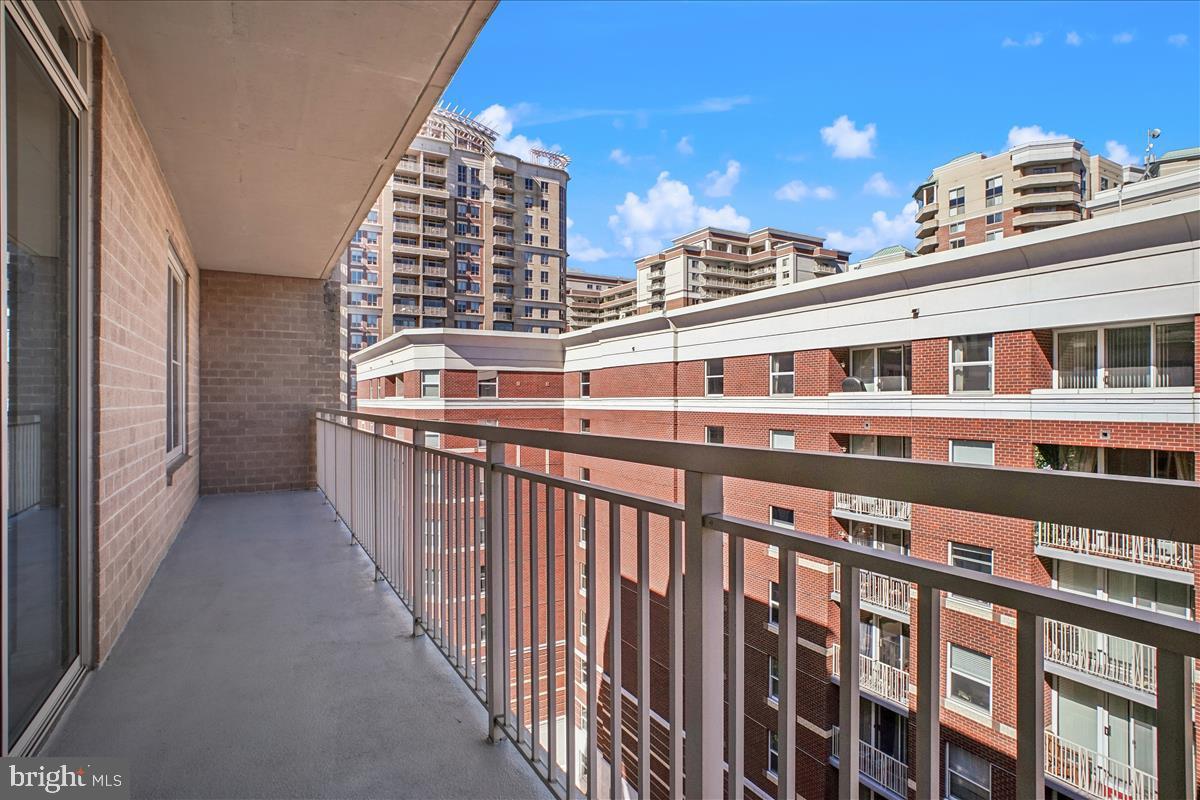 820 N POLLARD ST #812, ARLINGTON, Virginia 22203, 1 Bedroom Bedrooms, 4 Rooms Rooms,1 BathroomBathrooms,Residential,For sale,820 N POLLARD ST #812,VAAR2065144 MLS # VAAR2065144