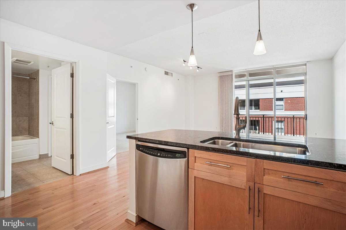 820 N POLLARD ST #812, ARLINGTON, Virginia 22203, 1 Bedroom Bedrooms, 4 Rooms Rooms,1 BathroomBathrooms,Residential,For sale,820 N POLLARD ST #812,VAAR2065144 MLS # VAAR2065144