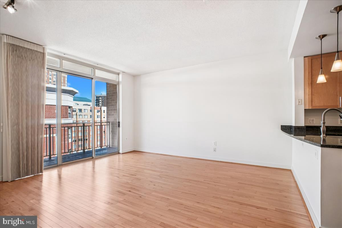 820 N POLLARD ST #812, ARLINGTON, Virginia 22203, 1 Bedroom Bedrooms, 4 Rooms Rooms,1 BathroomBathrooms,Residential,For sale,820 N POLLARD ST #812,VAAR2065144 MLS # VAAR2065144