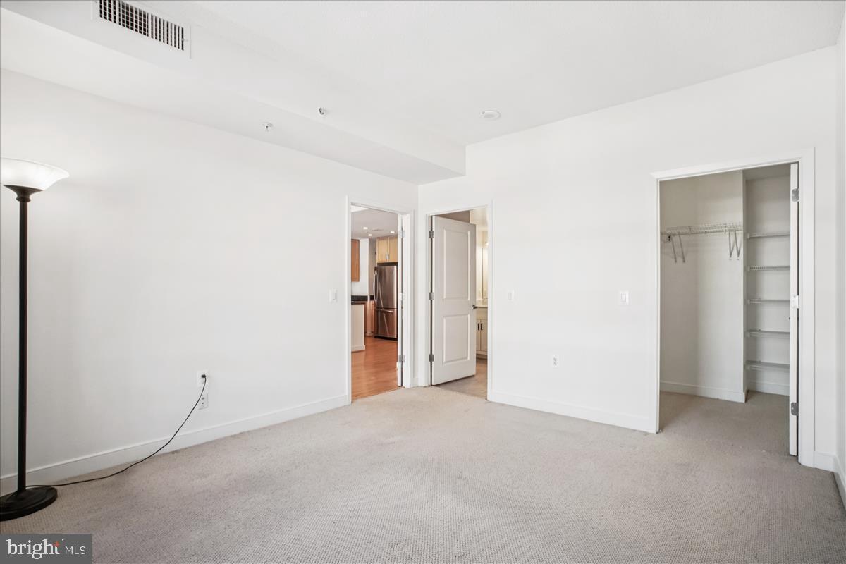 820 N POLLARD ST #812, ARLINGTON, Virginia 22203, 1 Bedroom Bedrooms, 4 Rooms Rooms,1 BathroomBathrooms,Residential,For sale,820 N POLLARD ST #812,VAAR2065144 MLS # VAAR2065144