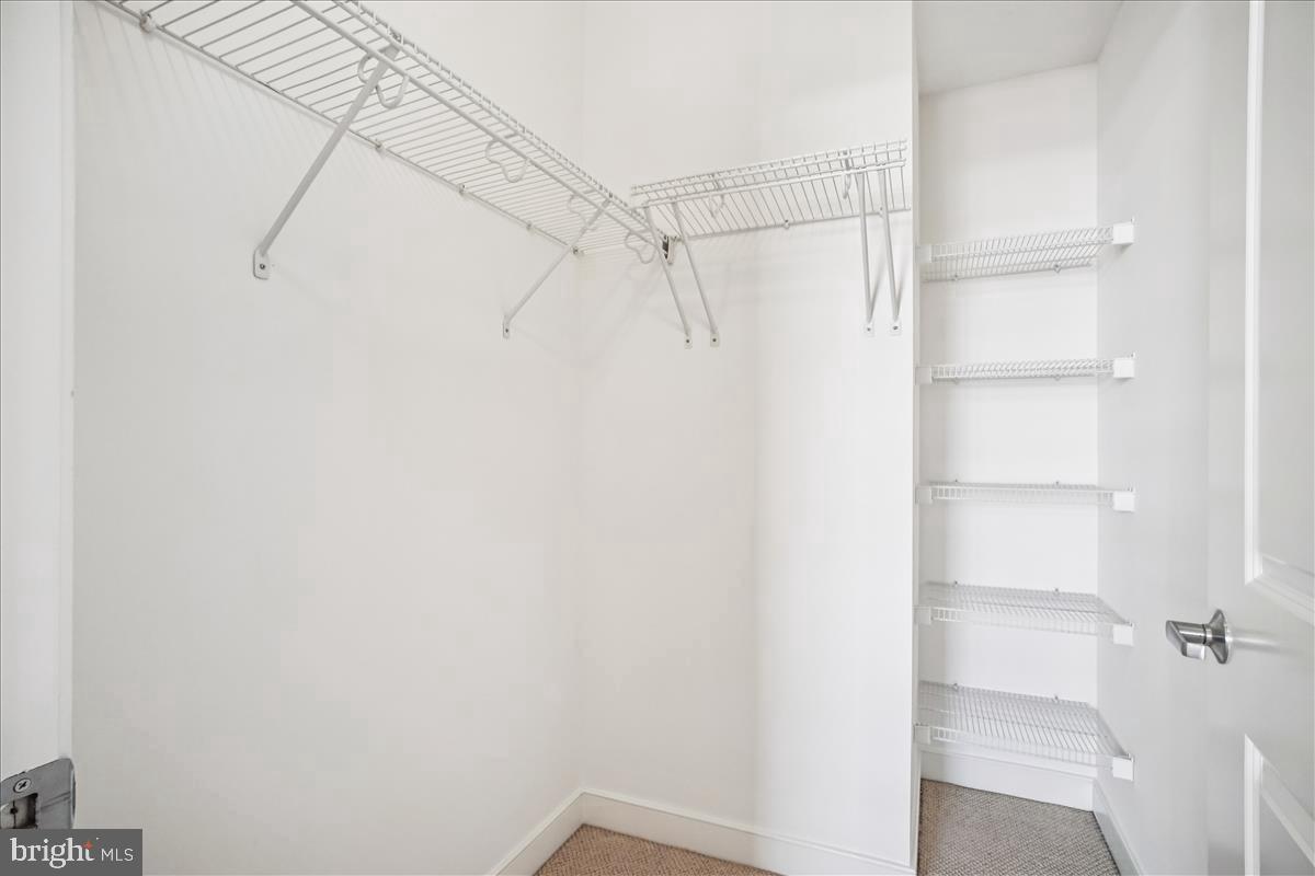 820 N POLLARD ST #812, ARLINGTON, Virginia 22203, 1 Bedroom Bedrooms, 4 Rooms Rooms,1 BathroomBathrooms,Residential,For sale,820 N POLLARD ST #812,VAAR2065144 MLS # VAAR2065144