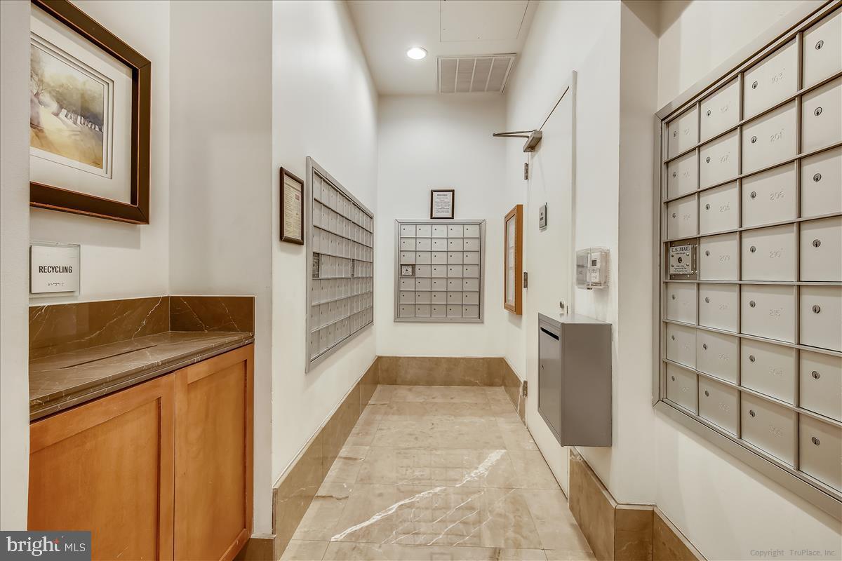 820 N POLLARD ST #812, ARLINGTON, Virginia 22203, 1 Bedroom Bedrooms, 4 Rooms Rooms,1 BathroomBathrooms,Residential,For sale,820 N POLLARD ST #812,VAAR2065144 MLS # VAAR2065144