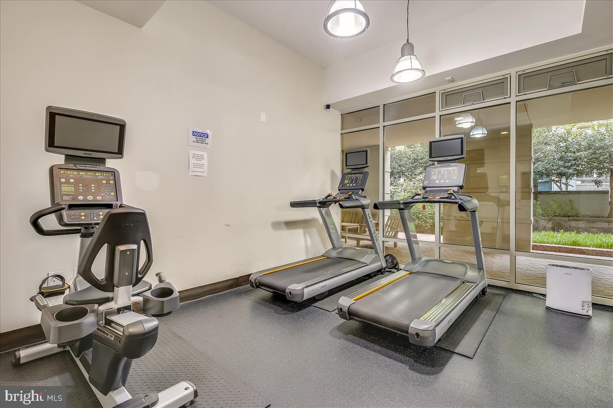 820 N POLLARD ST #812, ARLINGTON, Virginia 22203, 1 Bedroom Bedrooms, 4 Rooms Rooms,1 BathroomBathrooms,Residential,For sale,820 N POLLARD ST #812,VAAR2065144 MLS # VAAR2065144